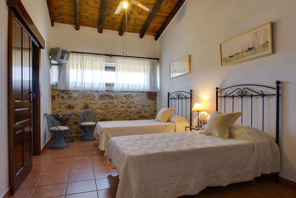 Casa Rural Las Gamitas Hotel Almoharin Pokój zdjęcie